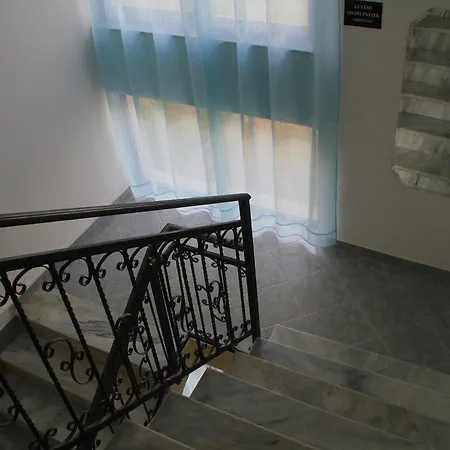 Elmar Hotel 2*